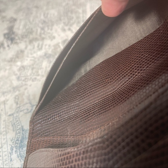 Smythson Antique lizard skin passport wallet with gold corners - Picture 13 of 15